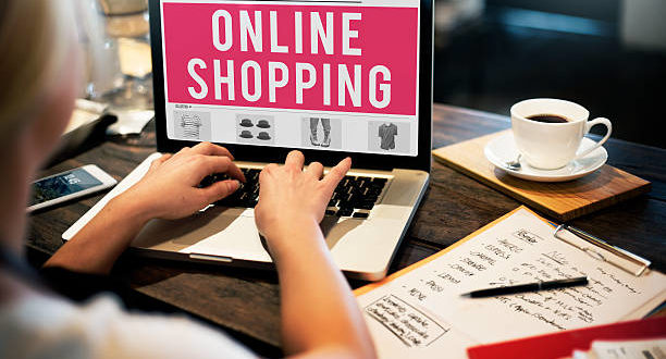 Shopping online, crescono gli acquisti nel settore abbigliamento